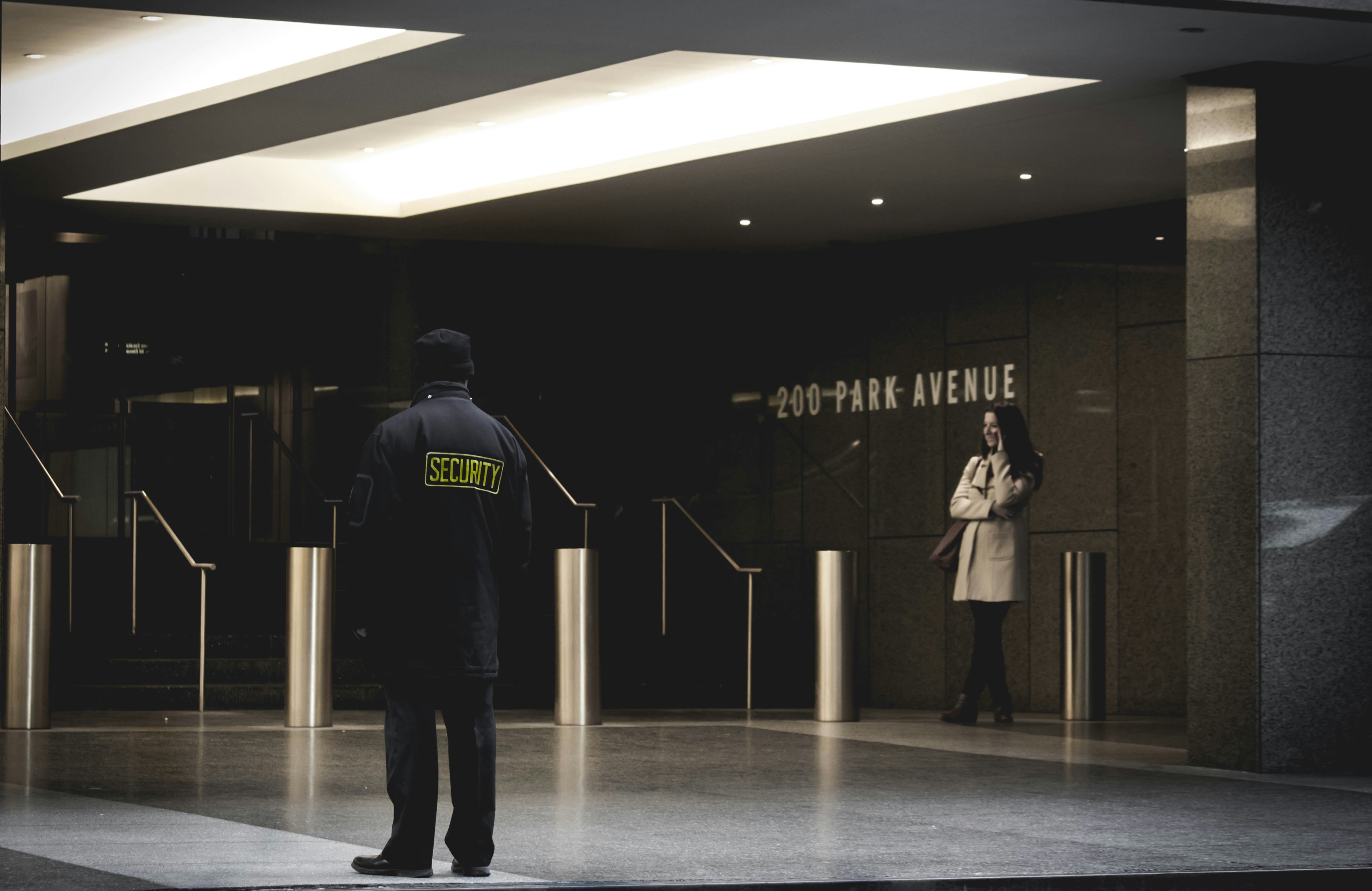 Сотрудник охраны SECURITY GROUP